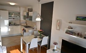Lola Suite